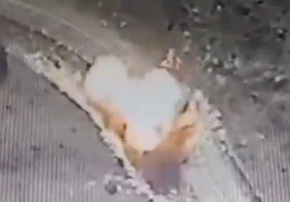 Bir “Harop” tankı məhv etdi, ikinci “Harop”un kamerasına düşdü - VİDEO