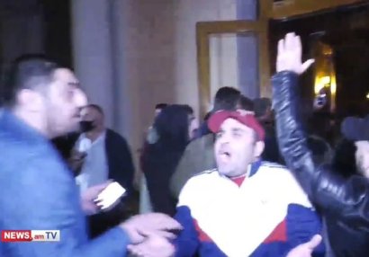 Yerevanda Paşinyana qarşı etiraz aksiyası başlayıb - VİDEO