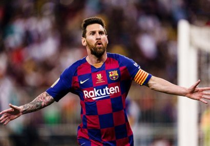 Messi təkbaşına \