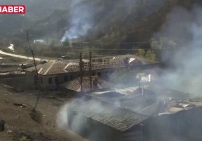 Ermənilər indi də Ağdamda evləri yandırır - VİDEO