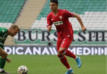 Araz Abdullayev oynadı, komandası...