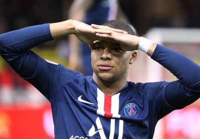 Mbappe saçlarını bu rəngə boyadı - FOTO