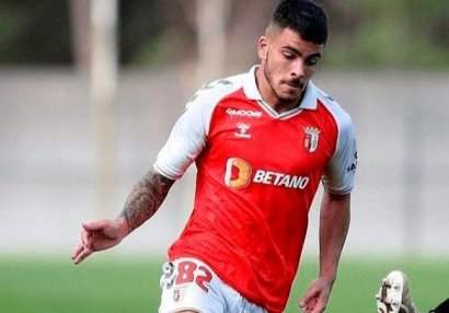 22 yaşlı futbolçu xərçəng xəstəliyinə görə karyerasını bitirdi