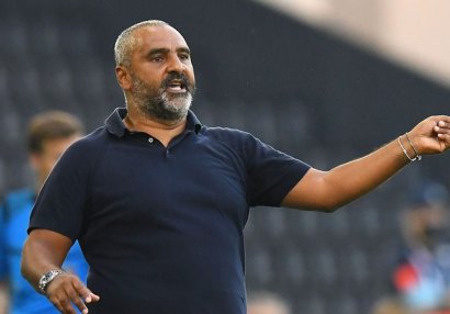 A Seriyasında baş məşqçi istefası