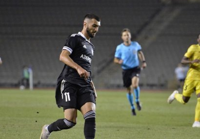 Mahir Emreli transfer təklifləri ilə bağlı qərar verdi - RƏSMİ