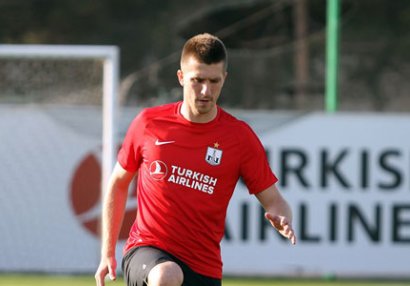 “Qol vurmağa layiq idik” - Stankoviç