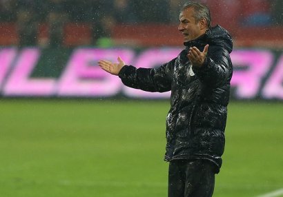 Superliqa klubunun baş məşqçisi qovuldu