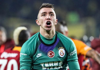 “Qalatasaray” Musleraya yeni müqavilə təklif etdi