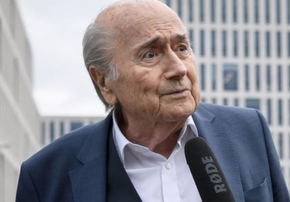 Yozef Blatter evə buraxıldı