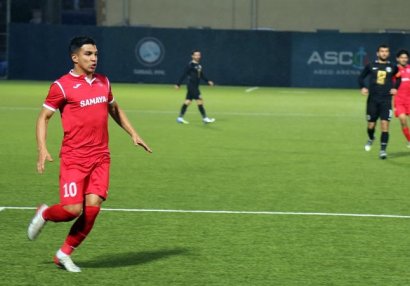 Daha bir futbolçu Premyer Liqada 100-cü oyununa çıxdı