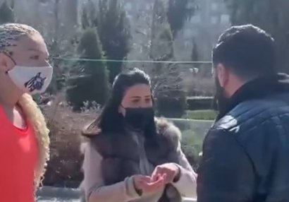 Bakıda inanılmaz olay: Kişi idmanla məşğul olan qadınlardan görün nə tələb etdi! - VİDEO
