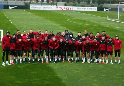 Niderlandla matç ərəfəsində Türkiyə millisində 2 itki