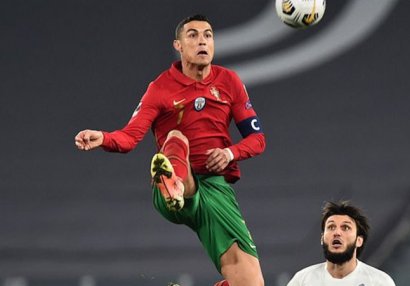 Ronaldu millimizlə oyundan yazdı