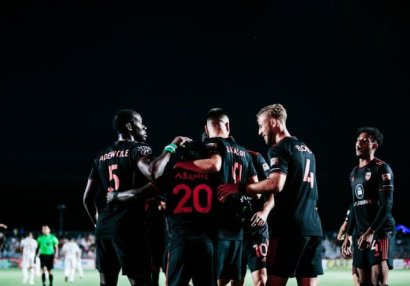 Dadaşov darmadağınla lider oldu