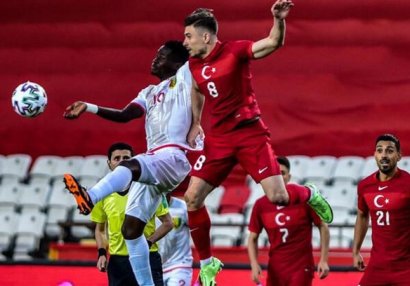 Türkiyə Qvineya ilə 