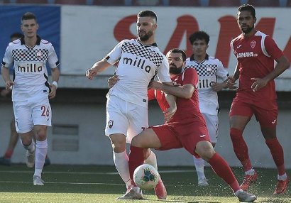 “Qəbələ” iki legionerini göndərdi