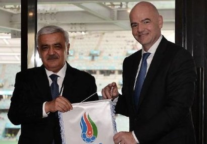 FIFA prezidenti Tovuzdakı akademiyadan danışdı