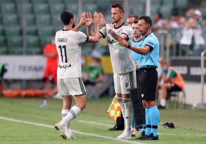 Penaltini qaçıran Mahirə komanda yoldaşları belə dəstək oldu - VİDEO
