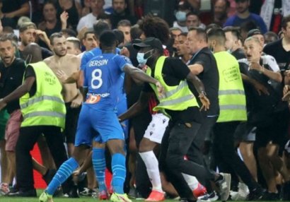 Fransa çempionatında kütləvi dava: Oyun yarımçıq dayandırıldı - SƏBƏB/FOTO