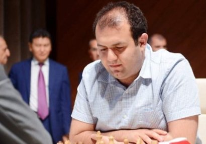 AÇ: Rauf Məmmədov büdrədi