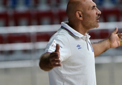 Kazanda millimizin baş məşqçisini qovublar