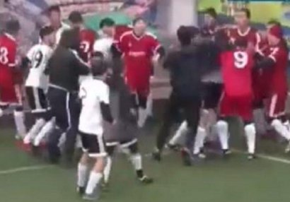 Qazaxıstan futbolunda kütləvi dava - VİDEO