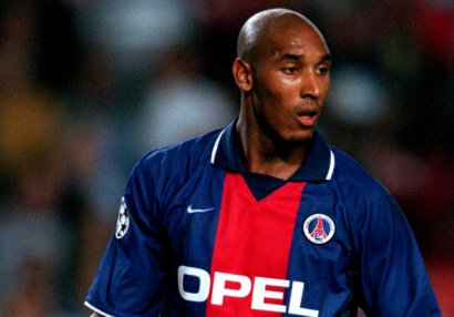 Anelka PSJ-ni qrupda saxladı