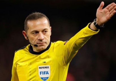 UEFA Cüneyt Çakırı cəzalandırdı