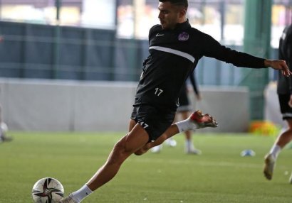 Vüsal oyundan alındı, komandası uduzdu