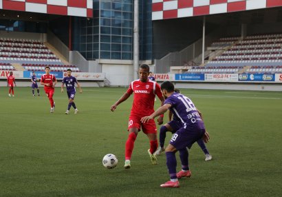 Premyer Liqa klubları üz-üzə