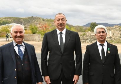 Prezident və birinci xanım Şəhriyar Məmmədyarovun atası ilə görüşdü