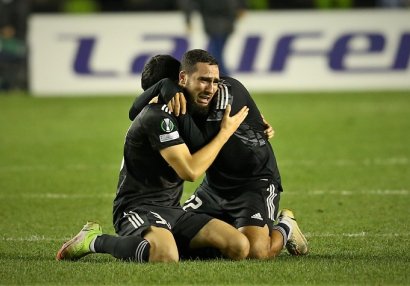 UEFA Abbasın emosiyalarını paylaşdı - FOTO