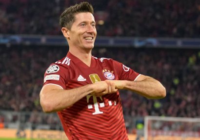 Levandovski het-trik etdi, Messi və Ronaldunu qabaqladı