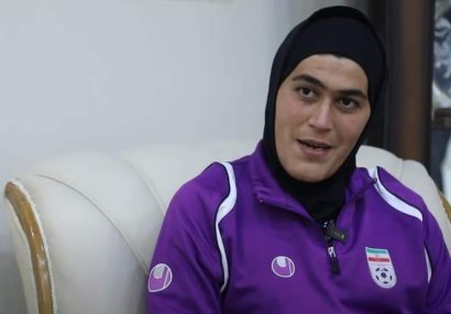 Kişi olduğu iddia edilən İran millisinin qapıçısı danışdı - VİDEO
