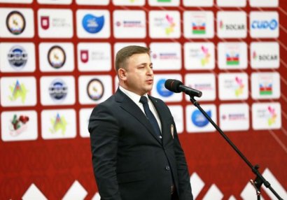 Federasiyanın baş katibi: \