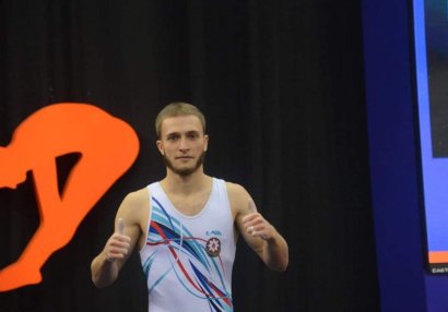 DÇ: Azərbaycan idmançısı gümüş medal qazandı