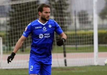 Azərbaycanlı futbolçunun atası koronavirusdan vəfat etdi