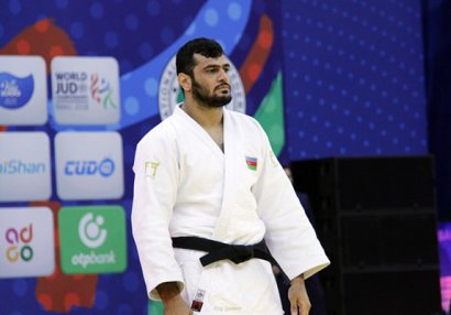 Elmar Qasımov milli komandaya qayıtdı