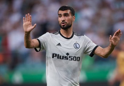 Mahir Emreli yenə ayın ən zəif futbolçusu seçildi