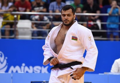 Elmar Qasımov Paris yolunda