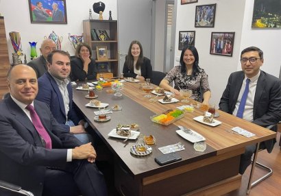 Fərid Qayıbov Məmmədyarovlar ailəsi ilə görüşdü