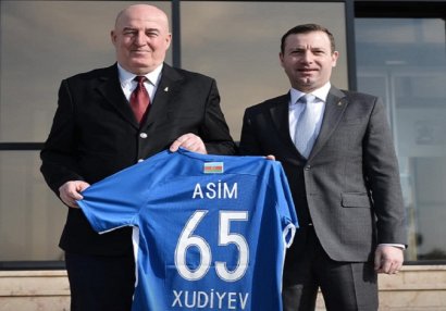 Elxan Məmmədov Asim Xudiyevi təbrik etdi