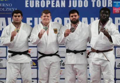 Cüdoçumuzdan bürünc medal