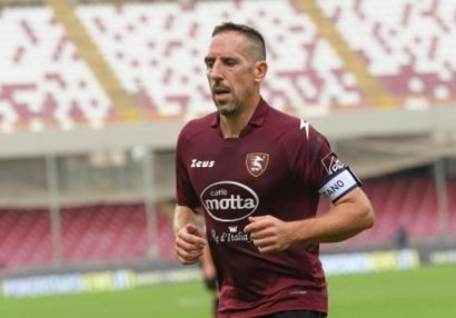 Ulduz futbolçu avtomobil qəzasında xəsarət aldı