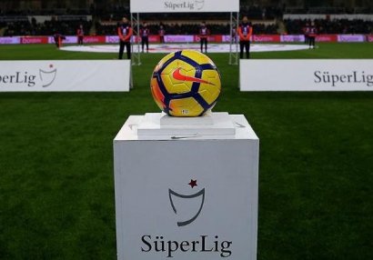 Türkiyə Super Liqası: İstanbul derbisində qalib müəyyənləşmədi
