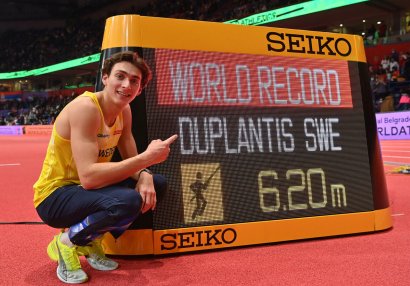 Olimpiya çempionundan yeni dünya rekordu