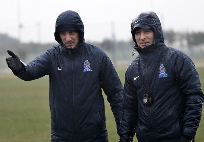 Milan Obradoviç darmadağından danışdı