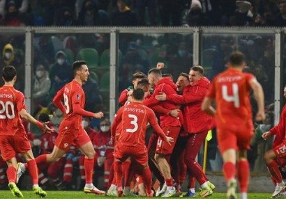 Makedoniya hökuməti baş məşqçi və iki futbolçunu mükafatlandırdı