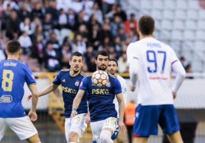 Mahir Emreli komandasının ən yaxşı futbolçusu seçildi