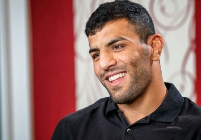 İrandan qaçan dünya çempionu Azərbaycana gəlir
